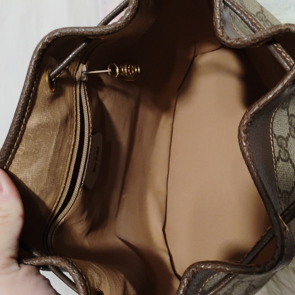 SALE! Authentic Gucci GG Supreme Drawstring Vintage Shoulder Bag - Picture 11 of 16